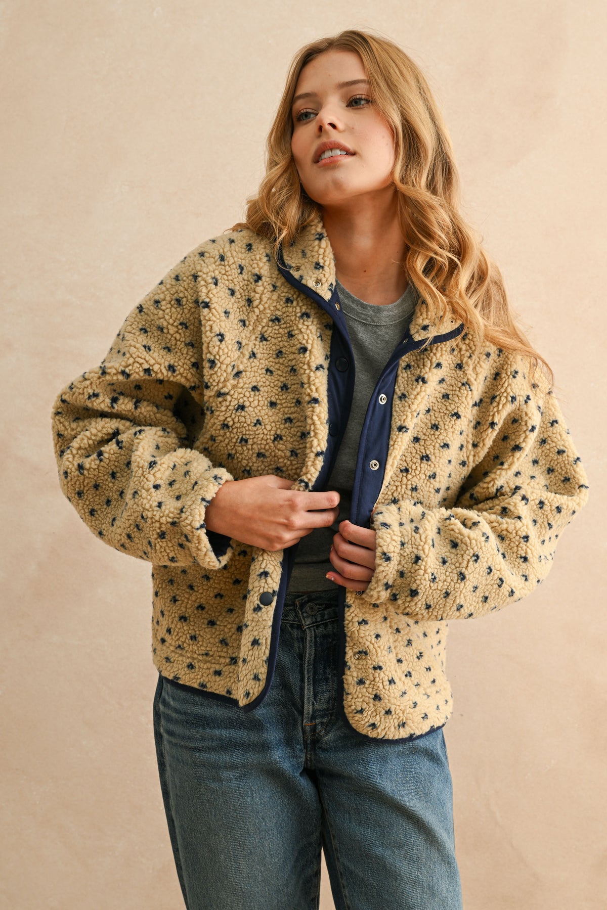 Cottage Sherpa Jacket (Beige/Navy)